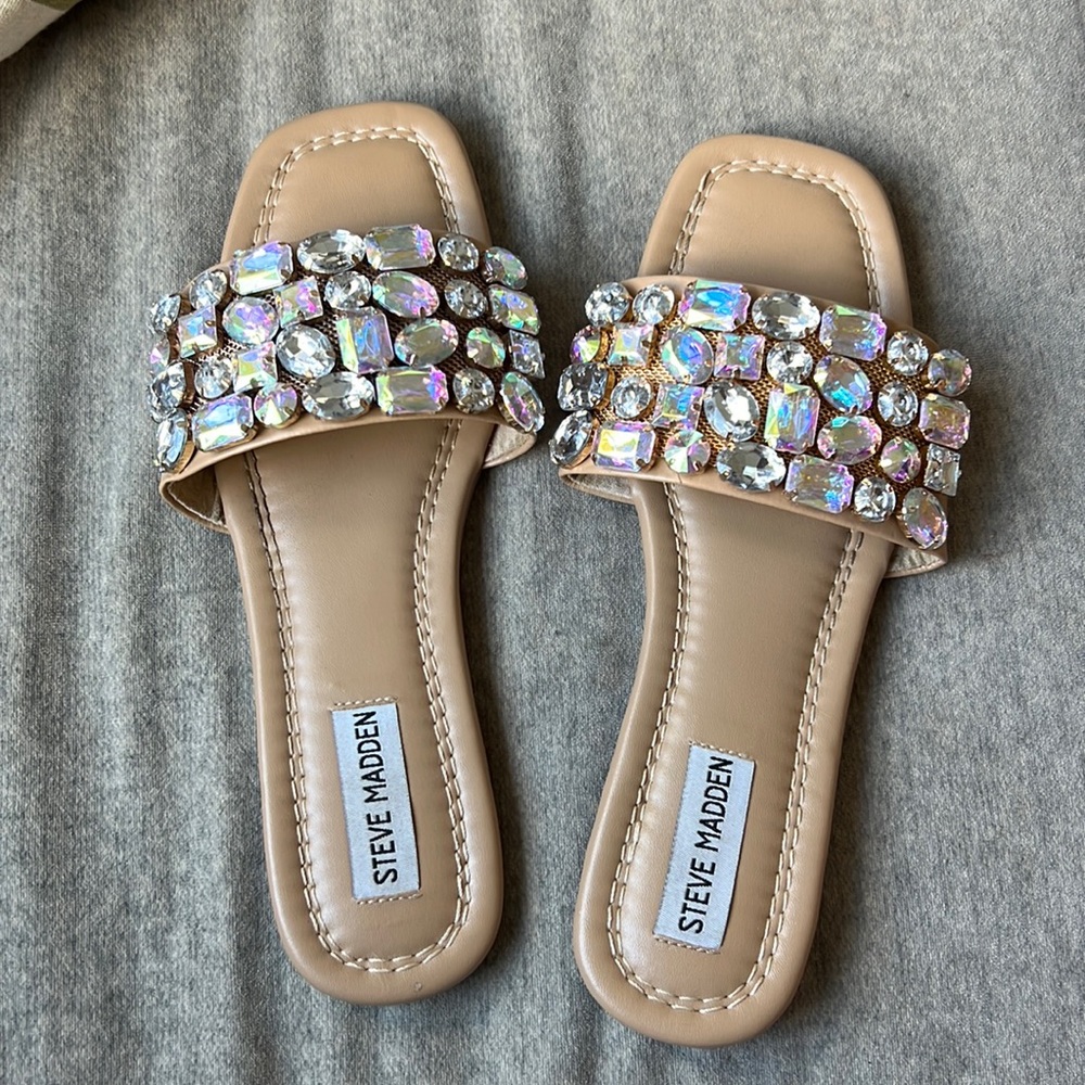 Steve Madden Bling Bedazzled Flip Flop Flats Sandals